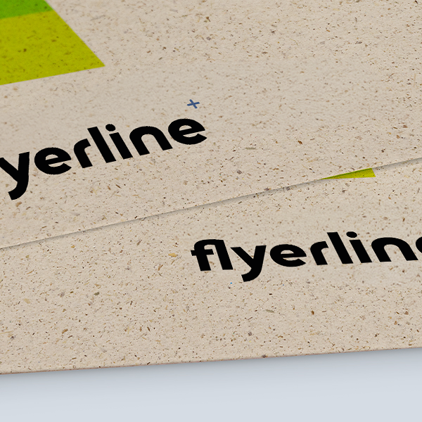 Détail de l’impression couleur sur une carte postale en carton d’herbe