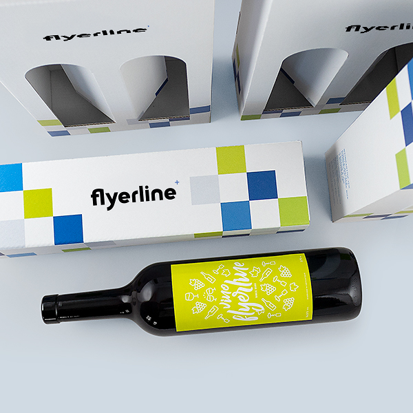 Lot d’échantillons d’emballages pour bouteilles avec bouteille de vin, vue du dessus