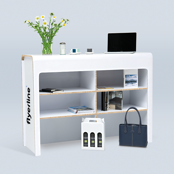 Grand comptoir de salon en carton avec rangements à l’arrière